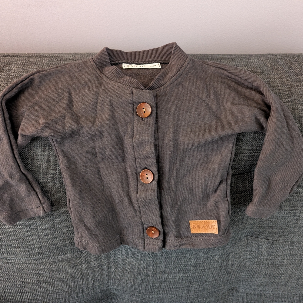 Bajoue Gray Button-Up Cardigan (0-12 Months)
